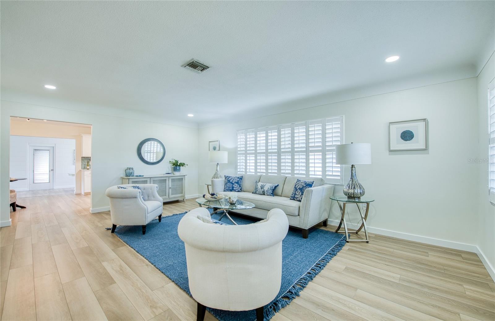 Image 8 of 63 For 662 Villagrande Avenue S