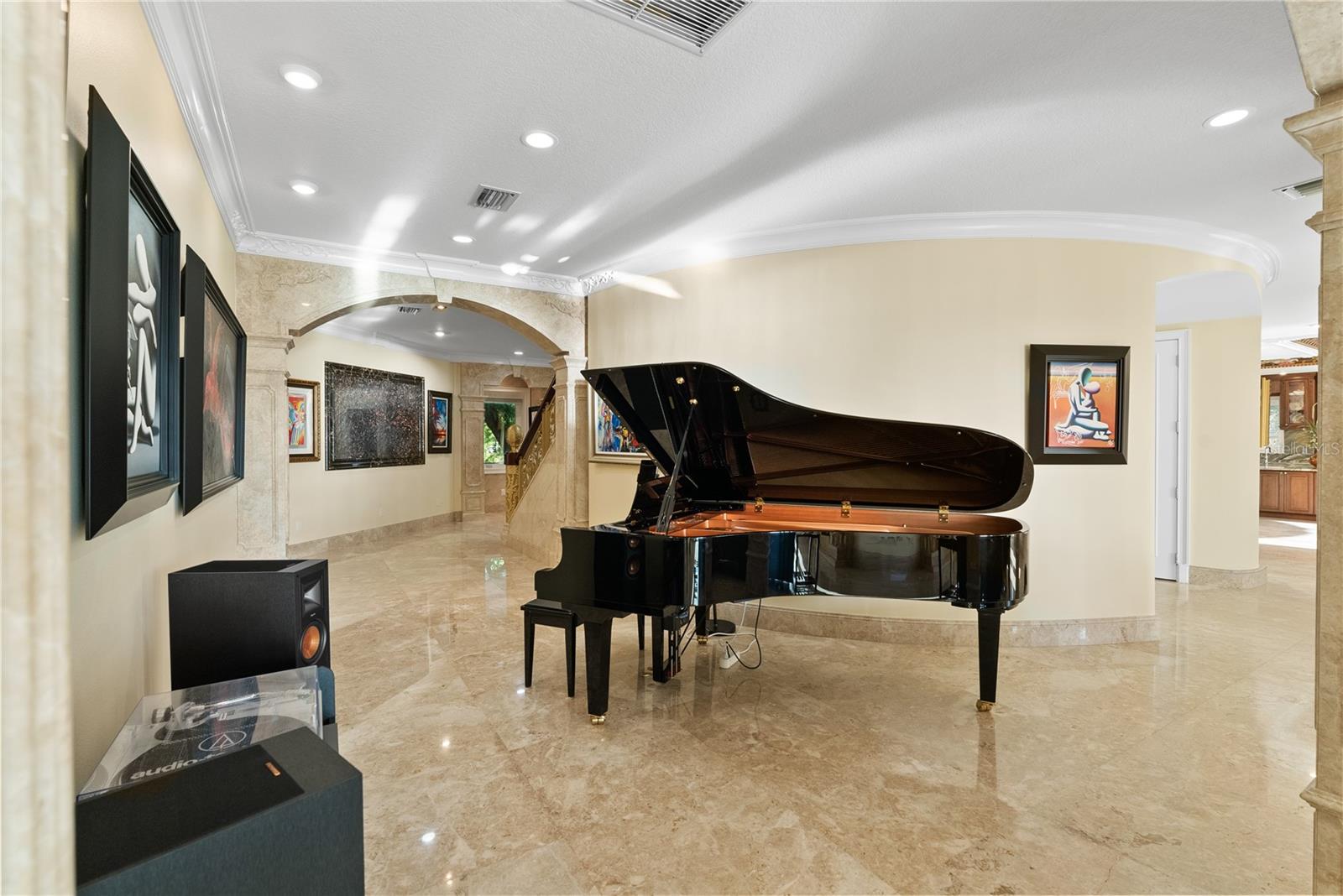 Image 23 of 100 For 2000 Park Street N