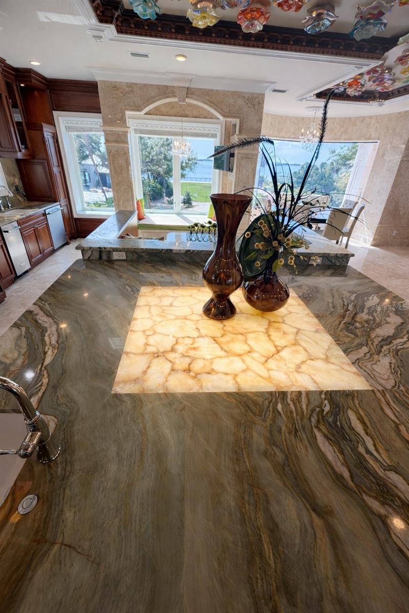 Image 29 of 100 For 2000 Park Street N