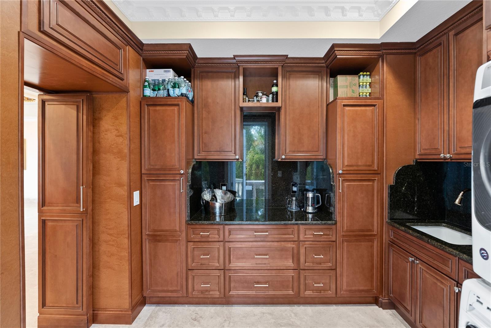 Image 32 of 100 For 2000 Park Street N