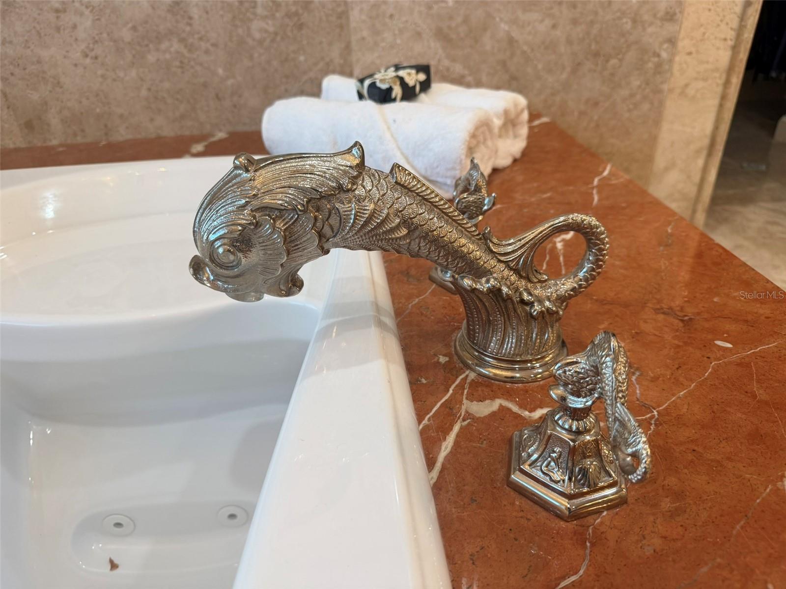 Image 39 of 100 For 2000 Park Street N