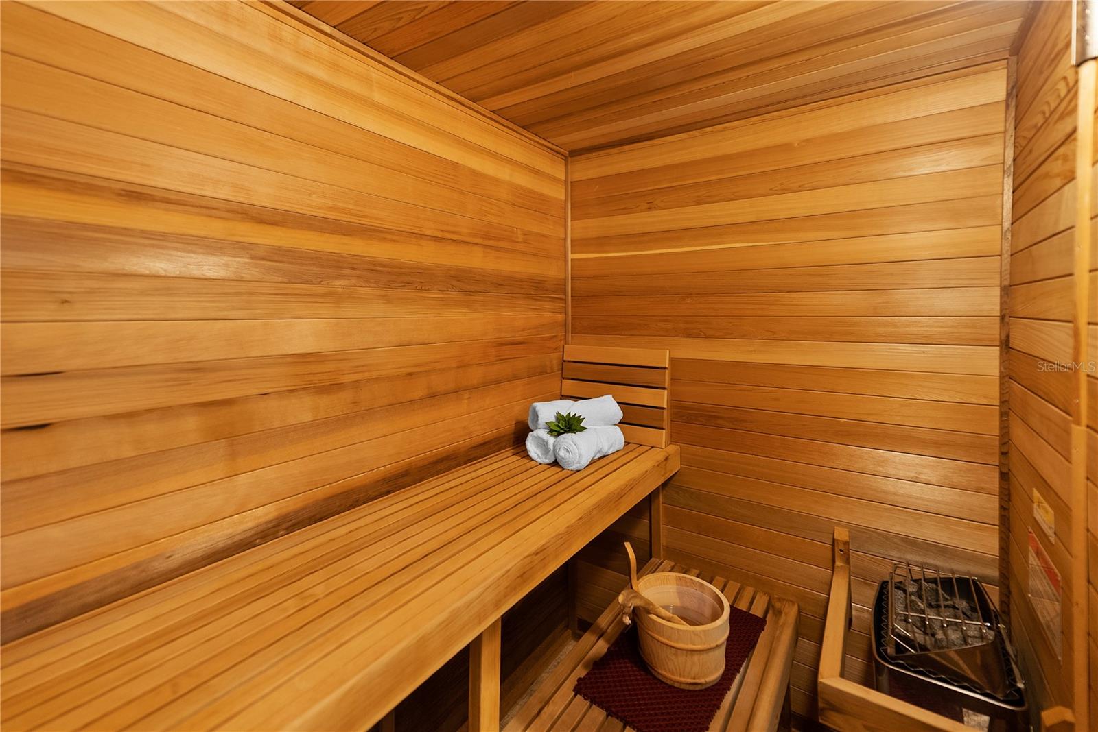 Image 40 of 100 For 2000 Park Street N