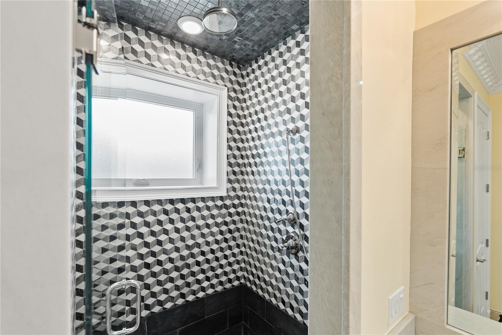 Image 61 of 100 For 2000 Park Street N