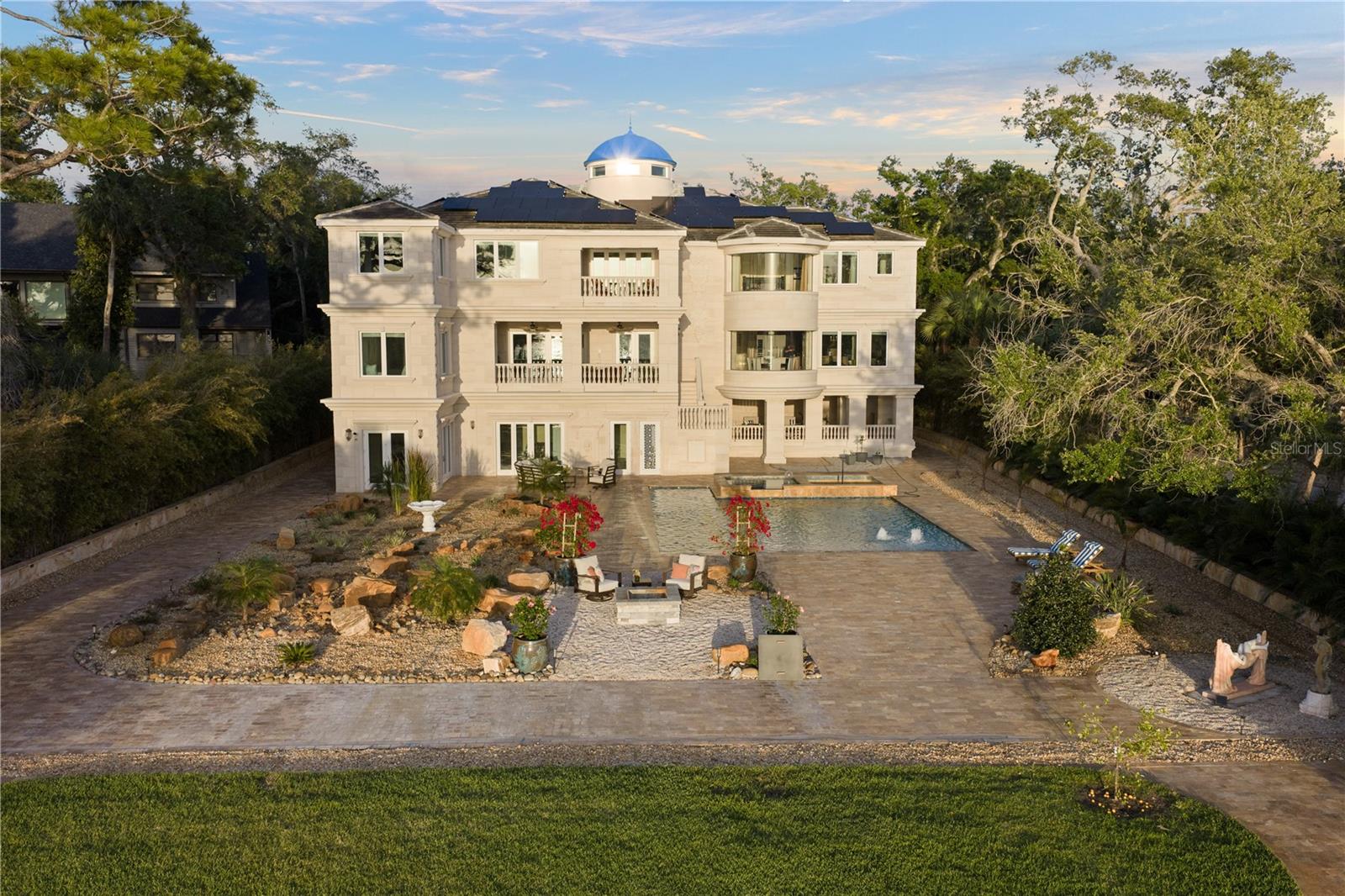 Image 71 of 100 For 2000 Park Street N