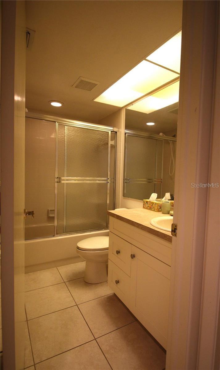 Image 40 of 80 For 1806 Mariner Drive 214