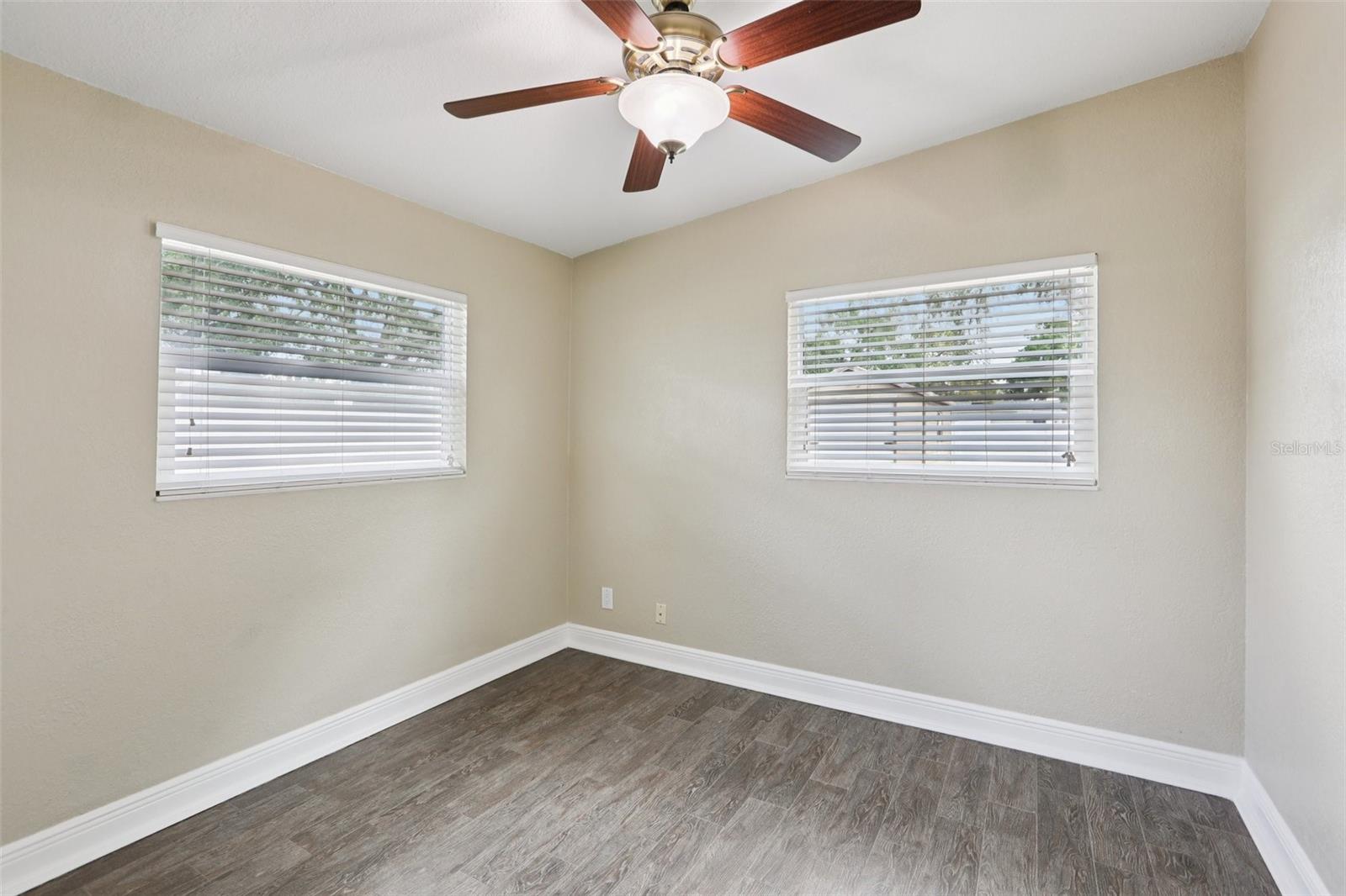 Image 19 of 37 For 205 Jefferson Circle N