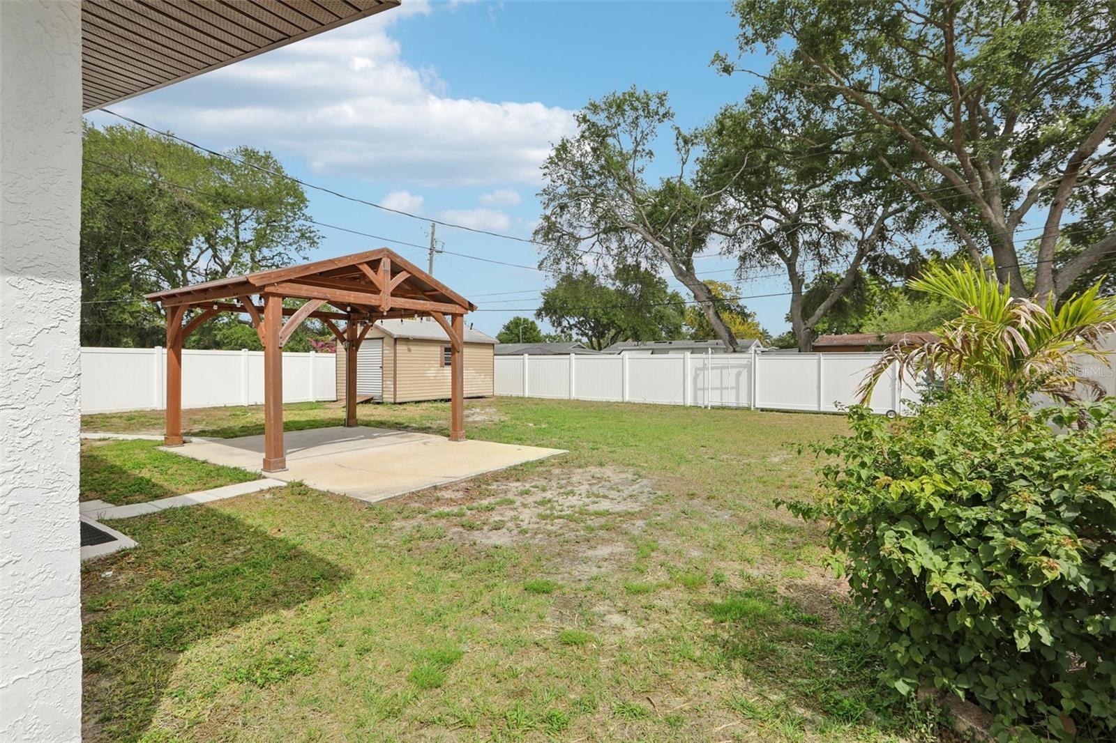 Image 25 of 37 For 205 Jefferson Circle N