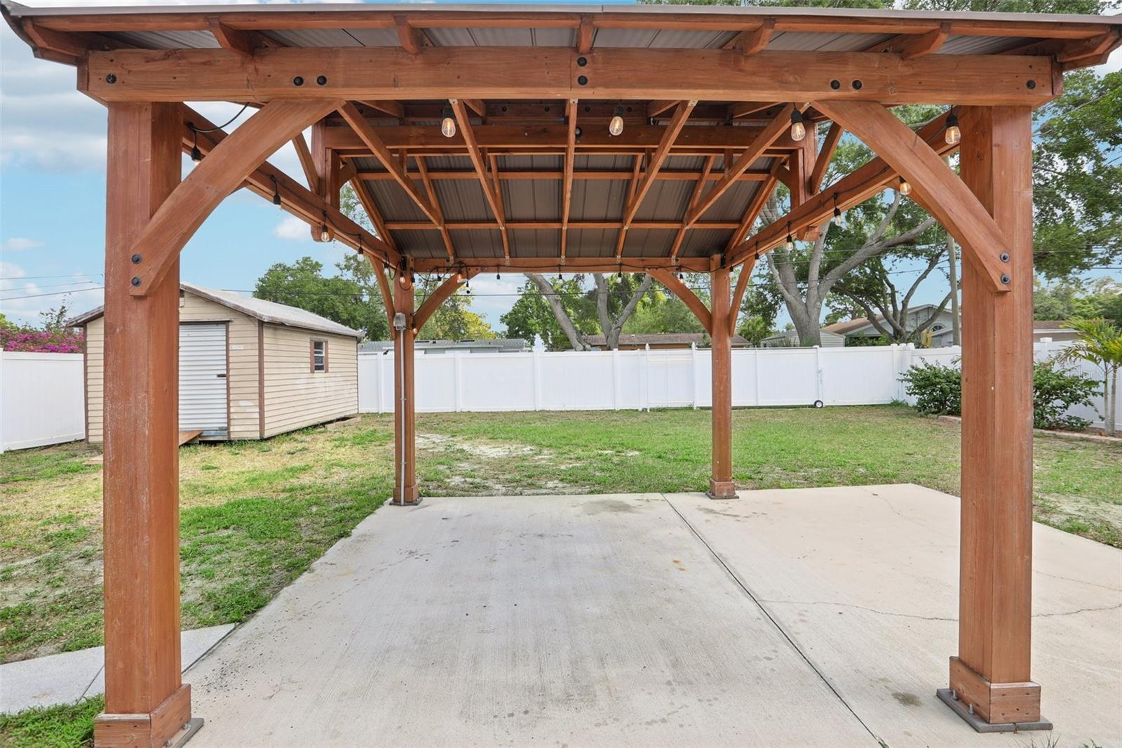 Image 26 of 37 For 205 Jefferson Circle N