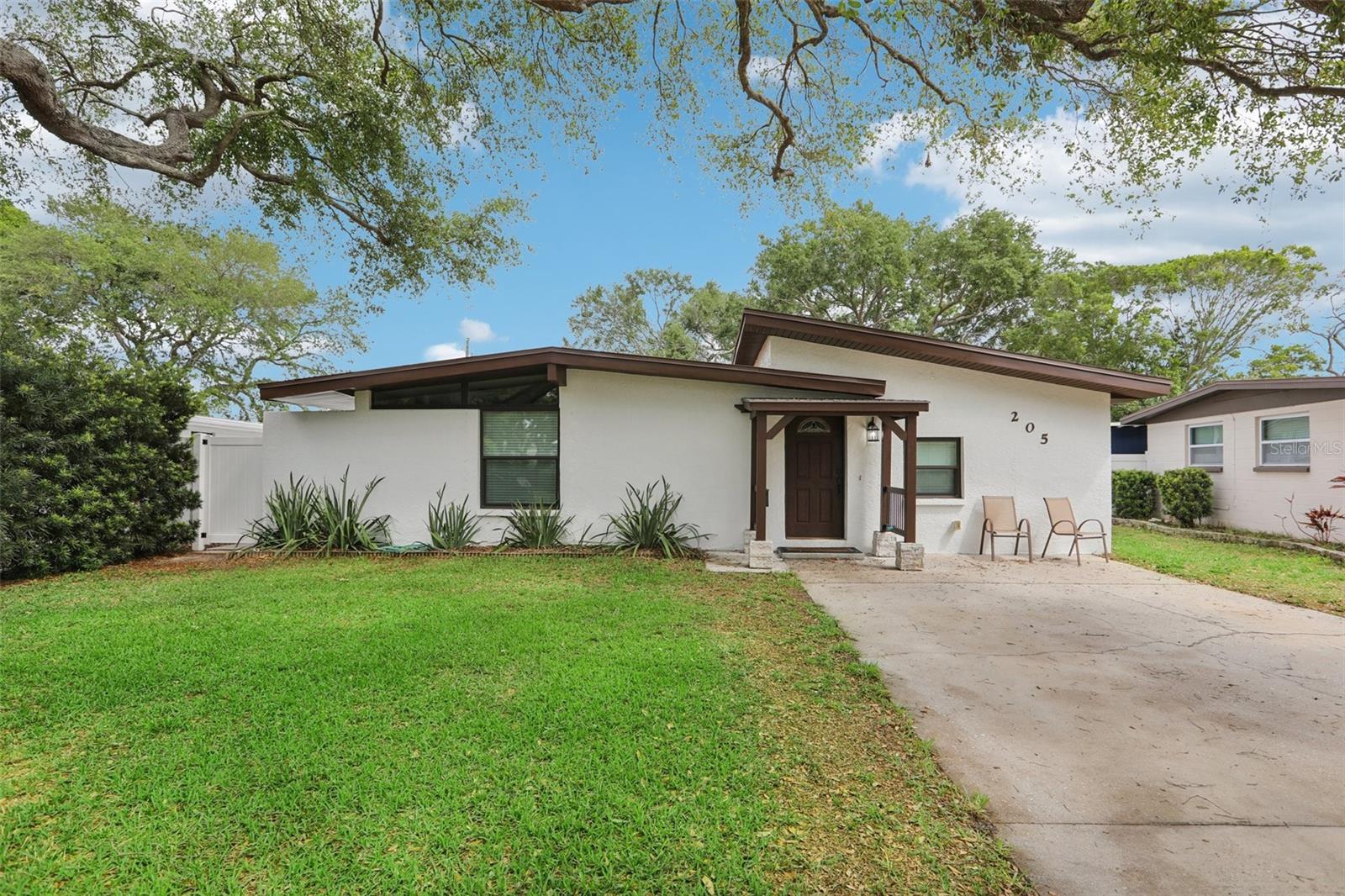 Image 30 of 37 For 205 Jefferson Circle N