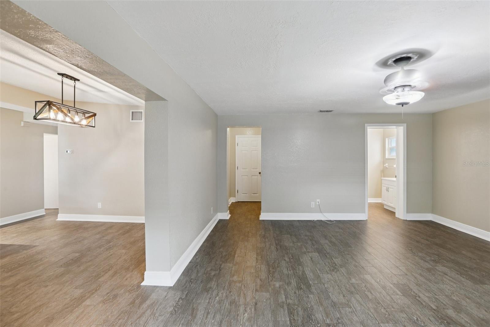 Image 9 of 37 For 205 Jefferson Circle N