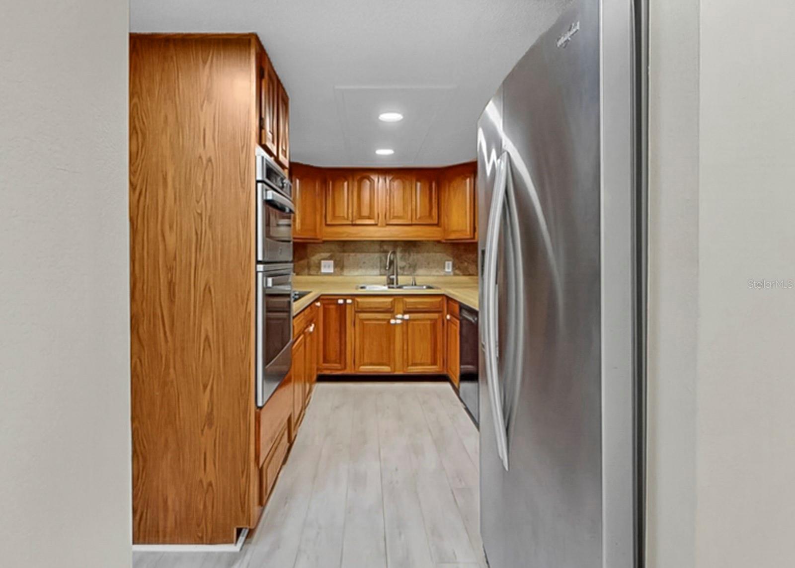 Image 11 of 17 For 4724 Christa Court 322