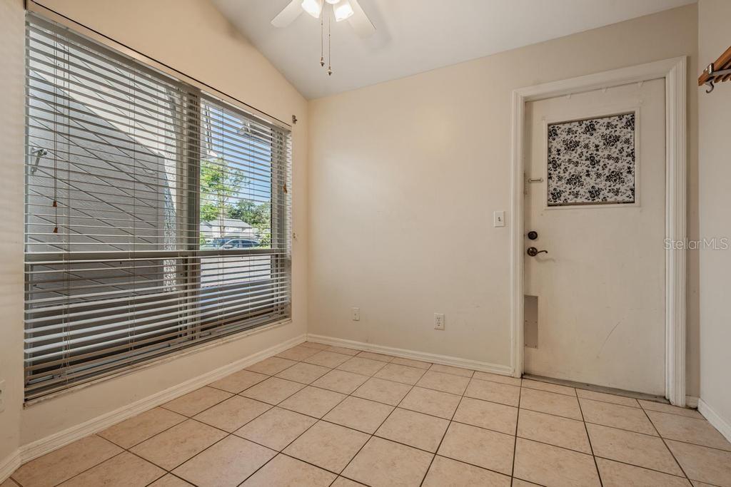 Image 10 of 55 For 274 Buckingham Place