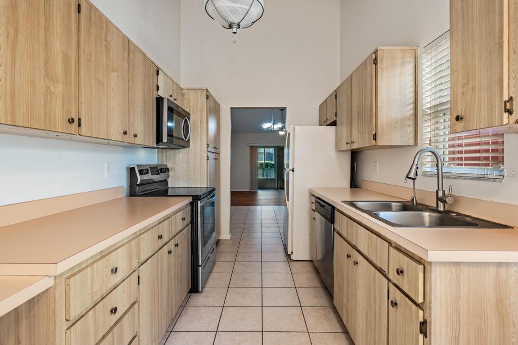 Image 11 of 55 For 274 Buckingham Place