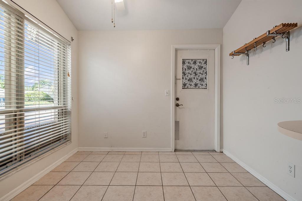 Image 13 of 55 For 274 Buckingham Place