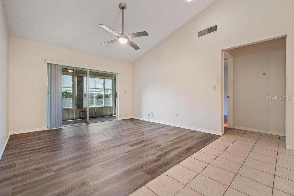 Image 17 of 55 For 274 Buckingham Place