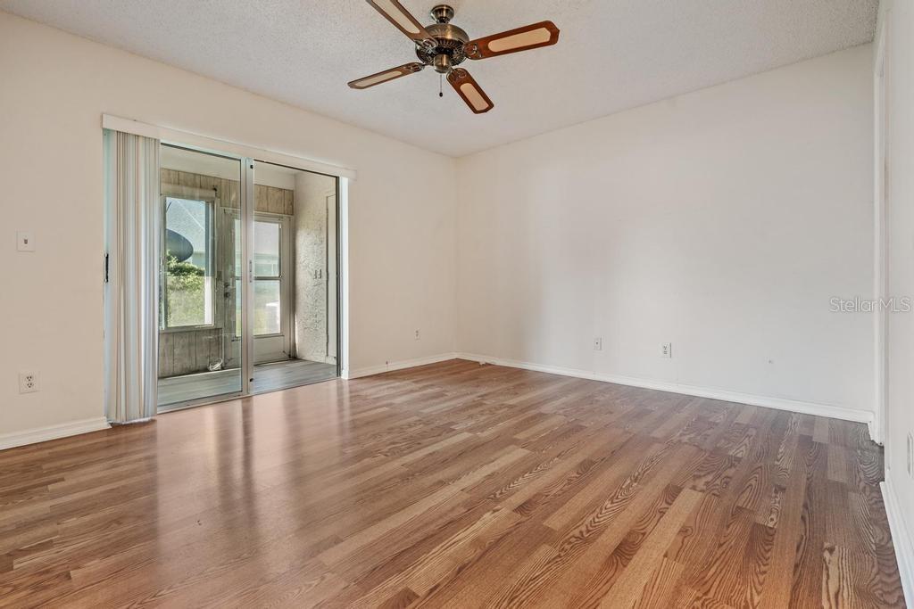 Image 19 of 55 For 274 Buckingham Place