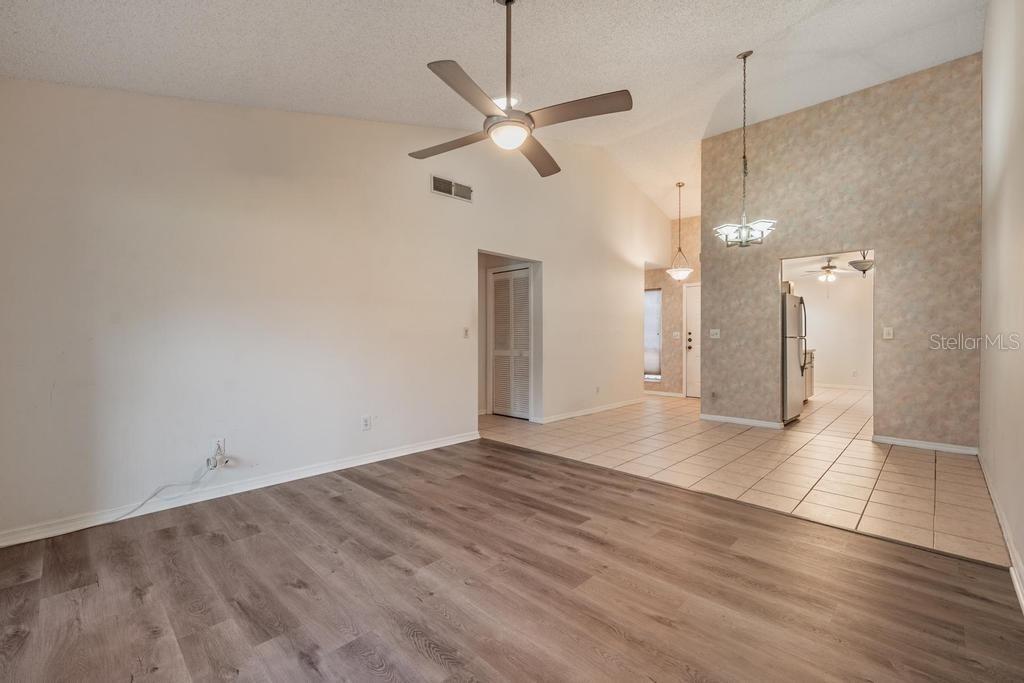 Image 30 of 55 For 274 Buckingham Place