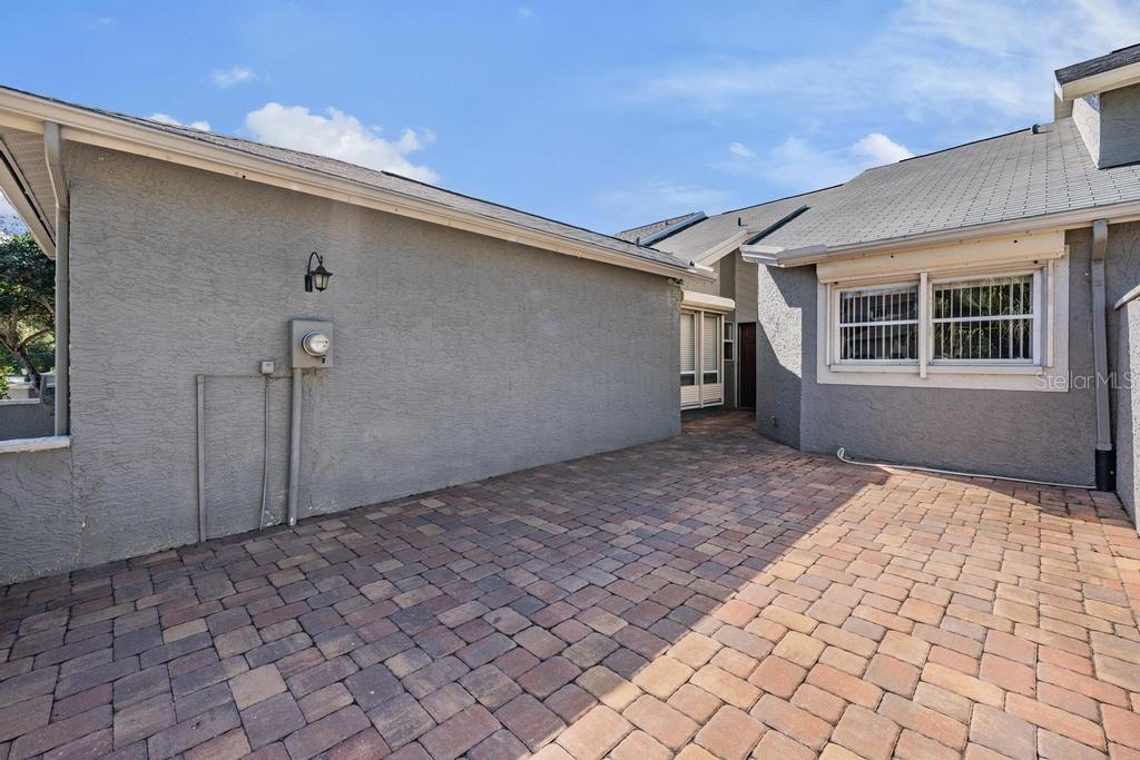 Image 35 of 55 For 274 Buckingham Place