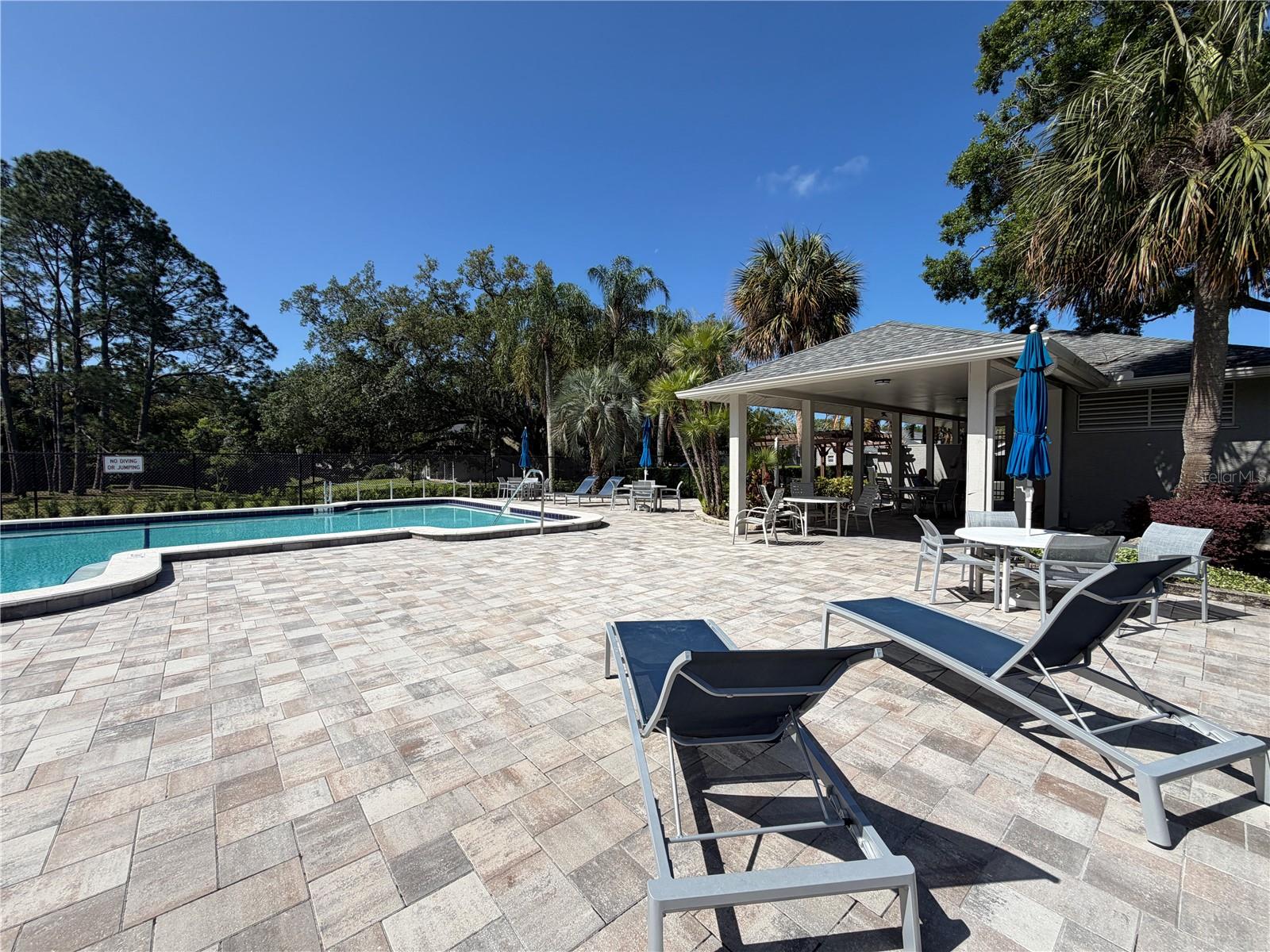 Image 42 of 55 For 274 Buckingham Place