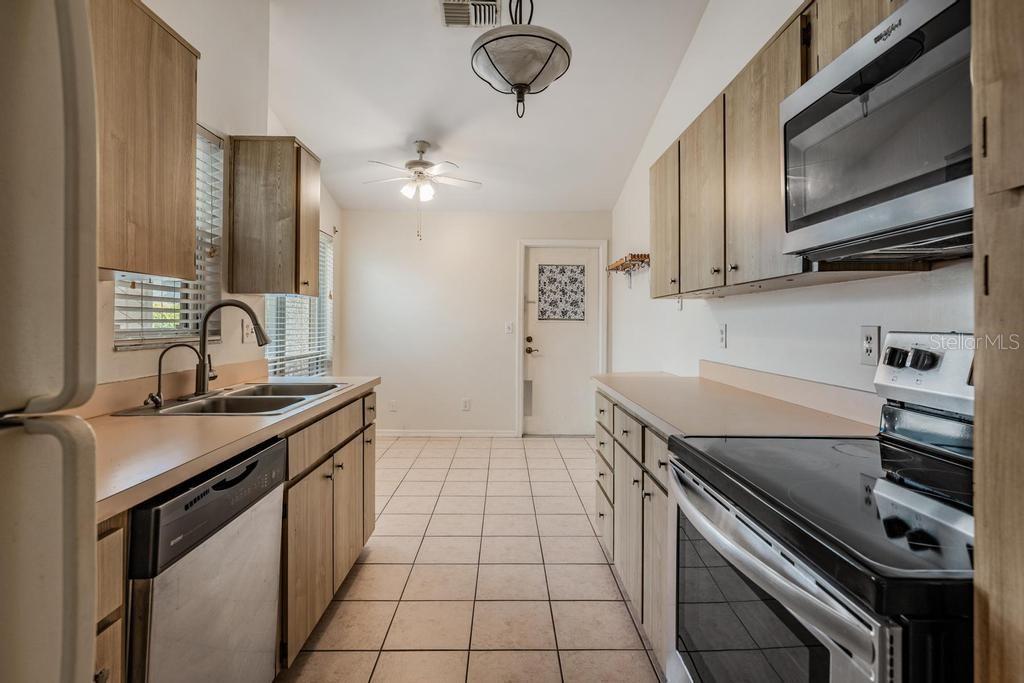 Image 8 of 55 For 274 Buckingham Place