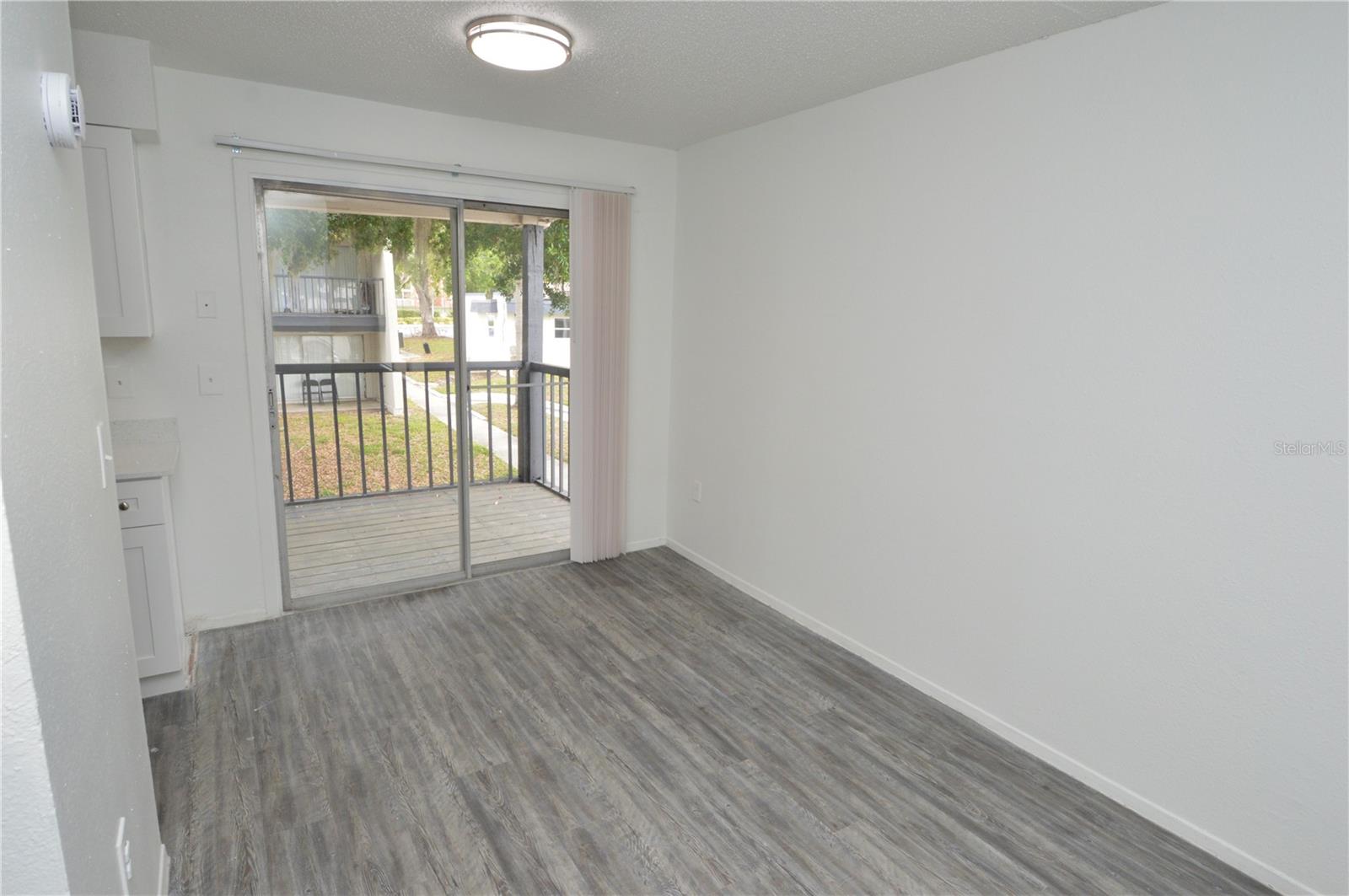 Image 11 of 76 For 5004 Castile Place 463