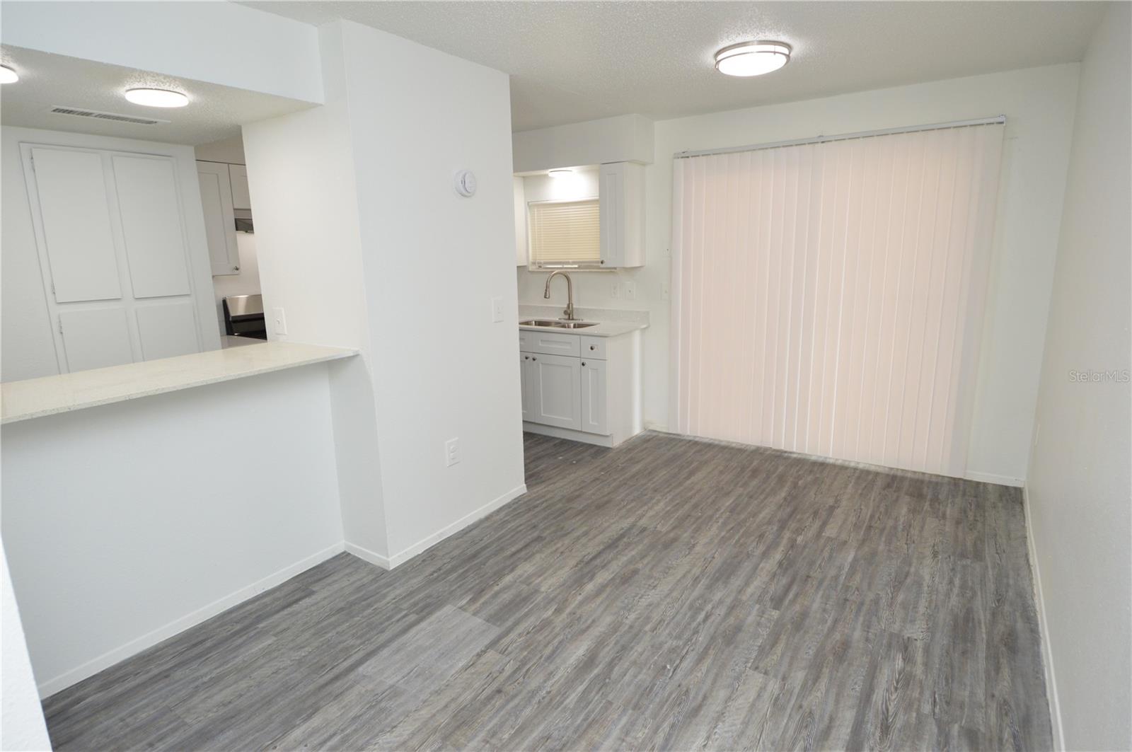 Image 14 of 76 For 5004 Castile Place 463