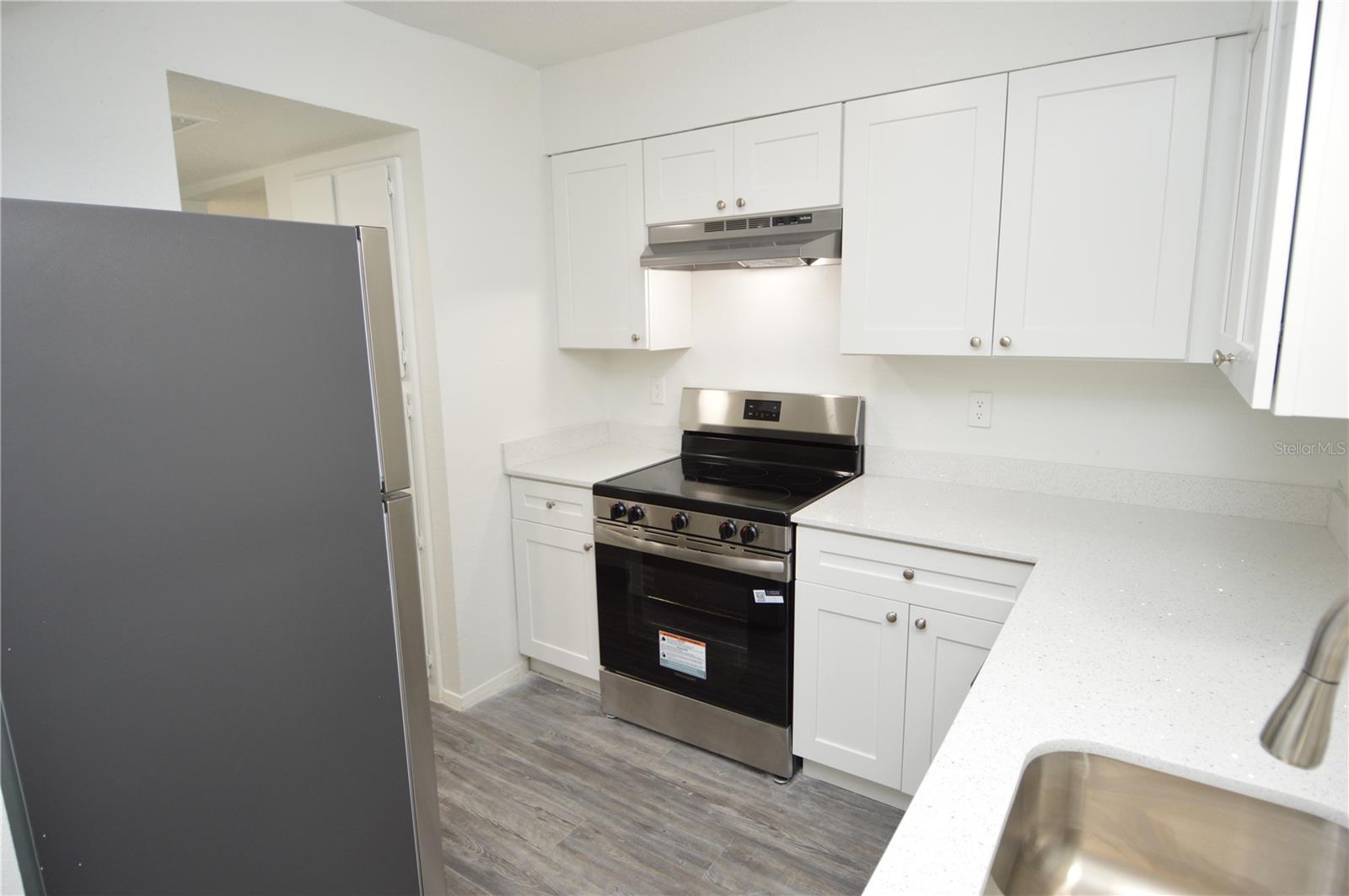 Image 17 of 76 For 5004 Castile Place 463