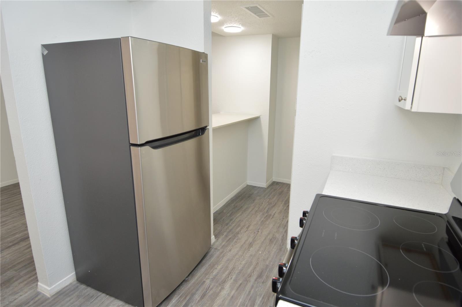 Image 18 of 76 For 5004 Castile Place 463