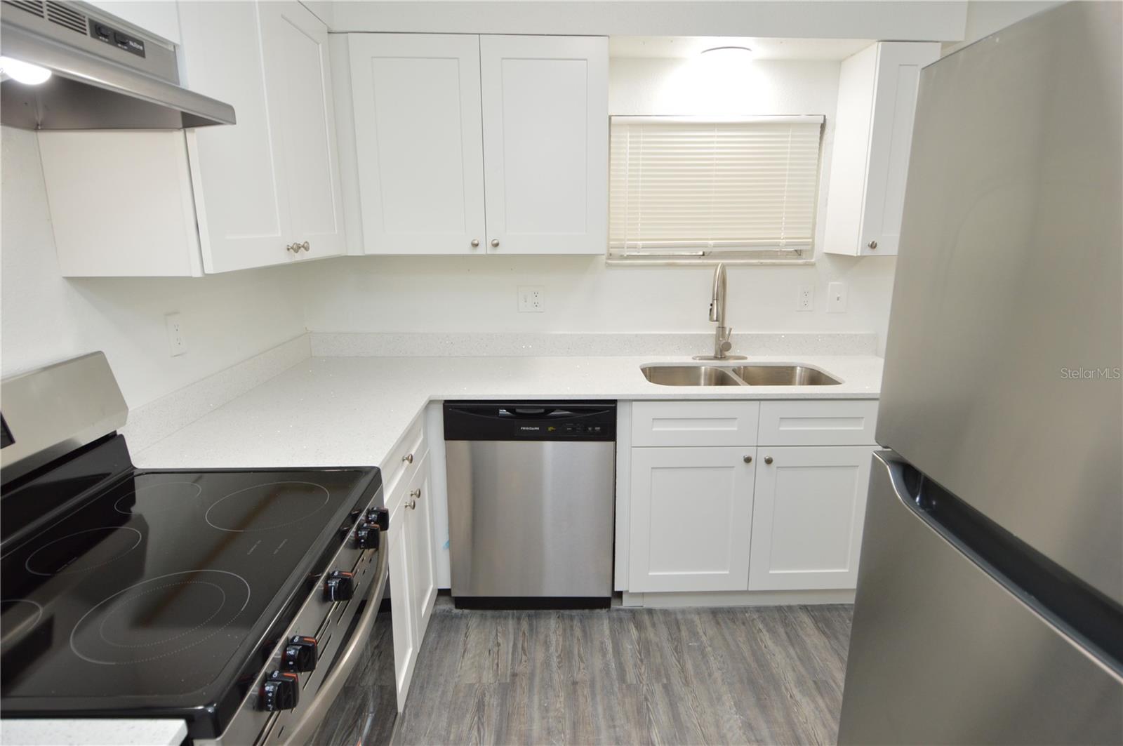 Image 21 of 76 For 5004 Castile Place 463