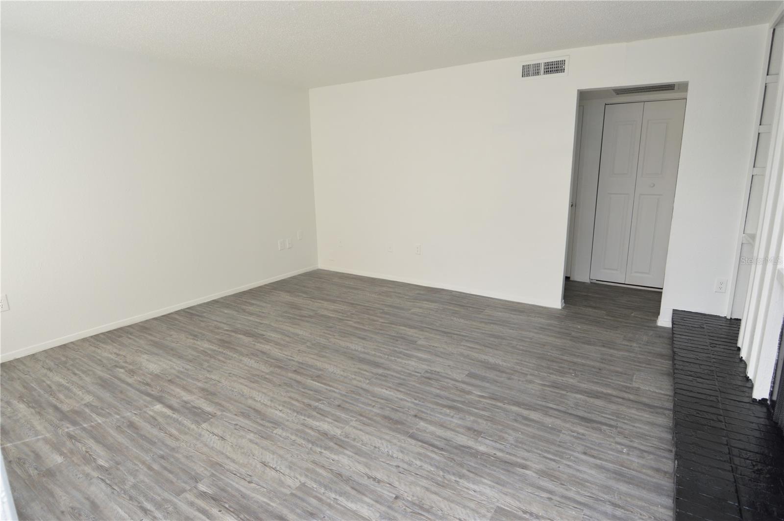 Image 25 of 76 For 5004 Castile Place 463