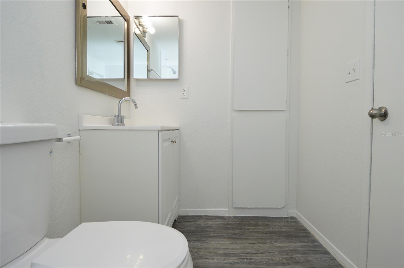 Image 39 of 76 For 5004 Castile Place 463