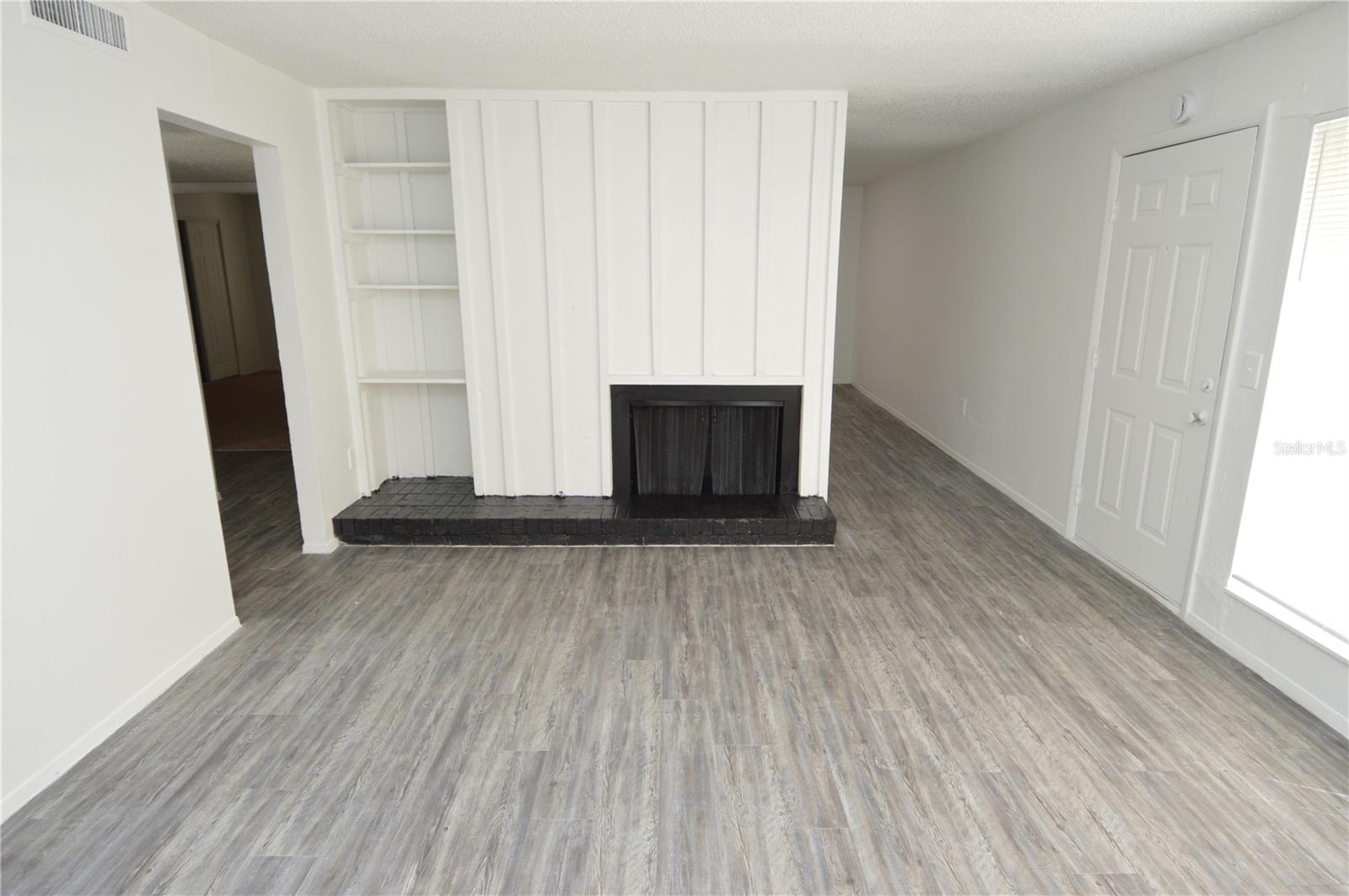 Image 8 of 76 For 5004 Castile Place 463