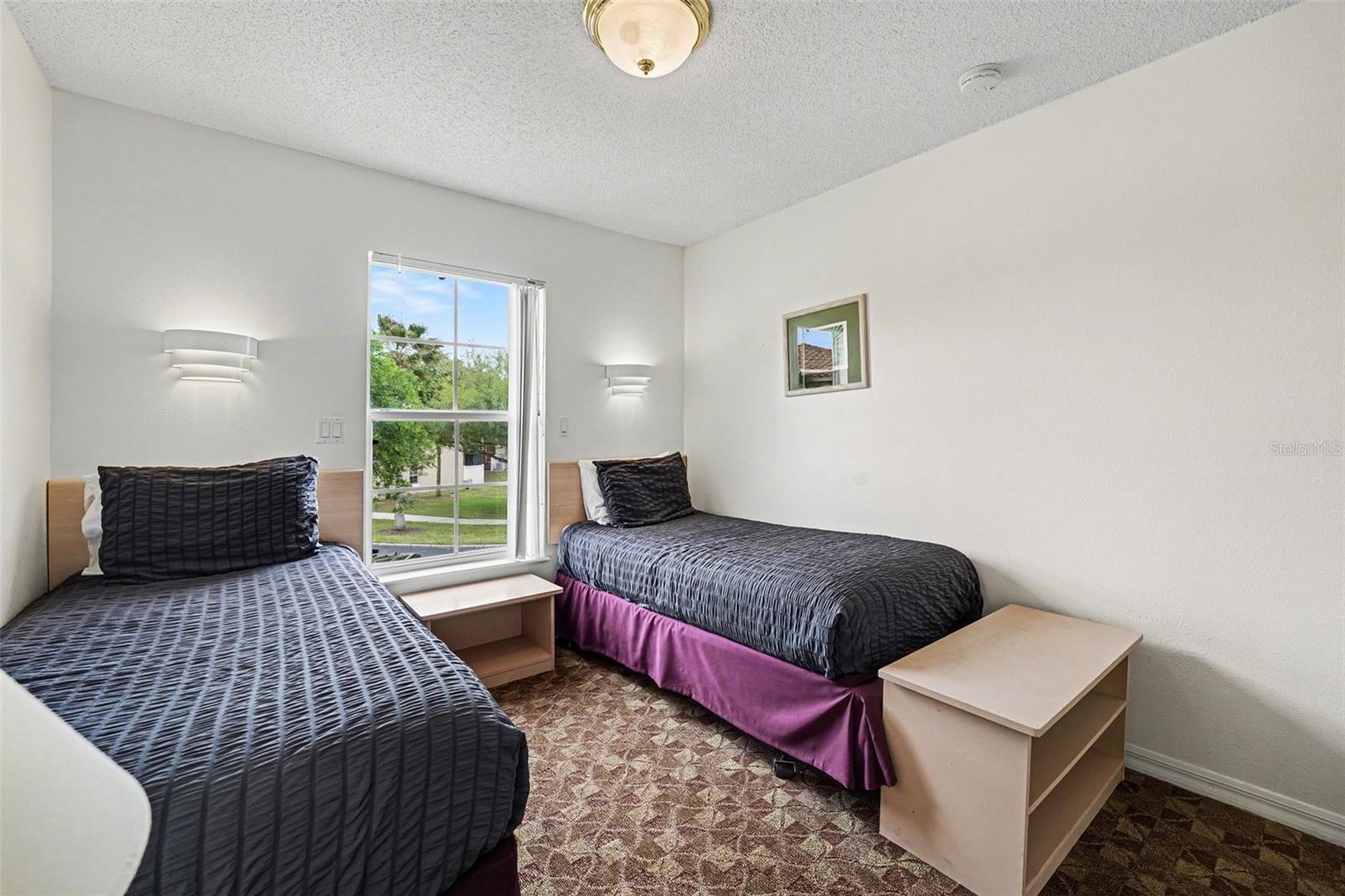 Image 21 of 40 For 1075 Park Ridge Circle