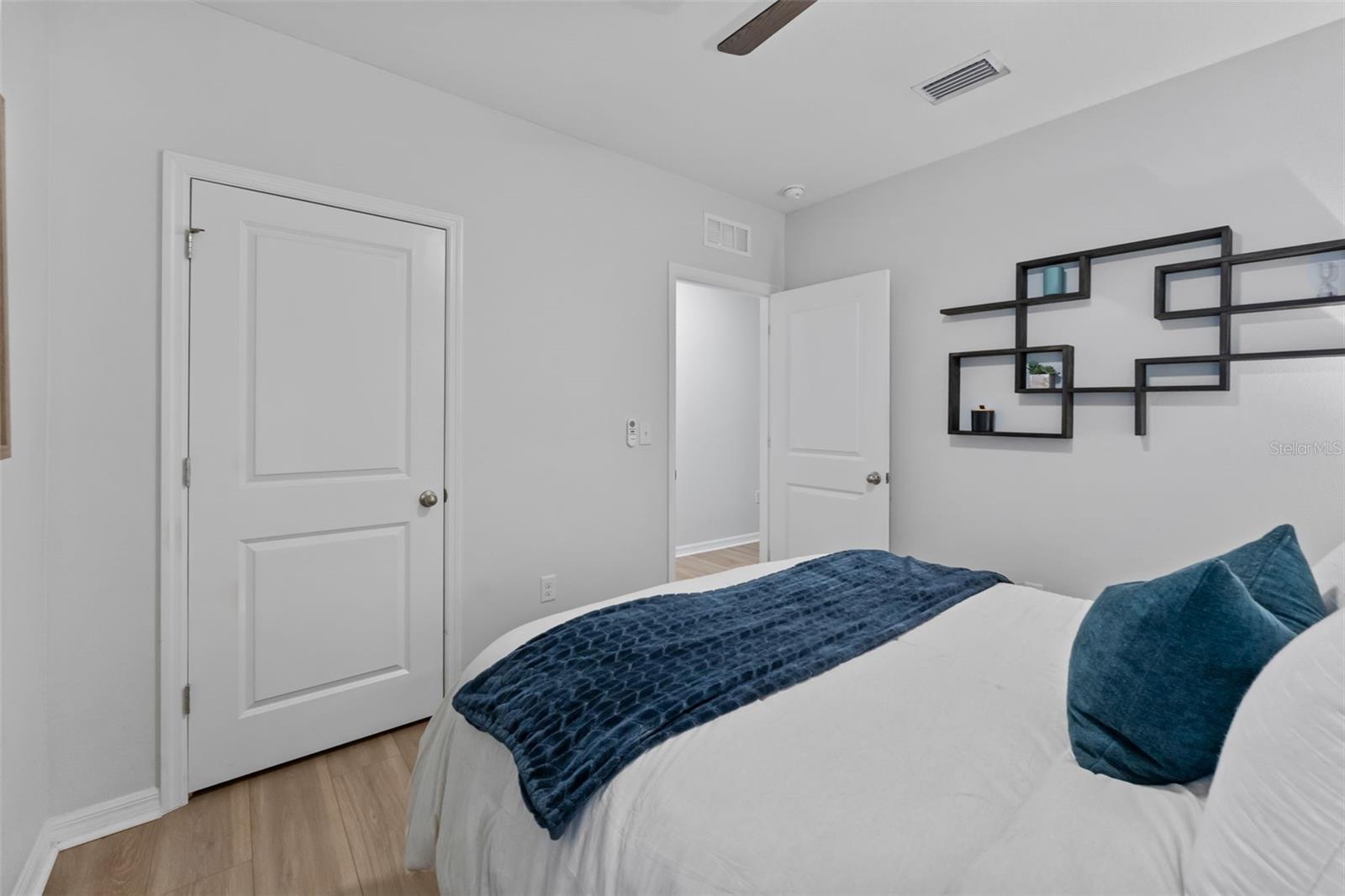 Image 15 of 35 For 10918 Trailing Vine Drive