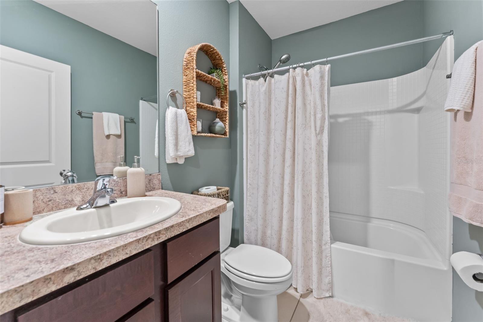 Image 16 of 35 For 10918 Trailing Vine Drive