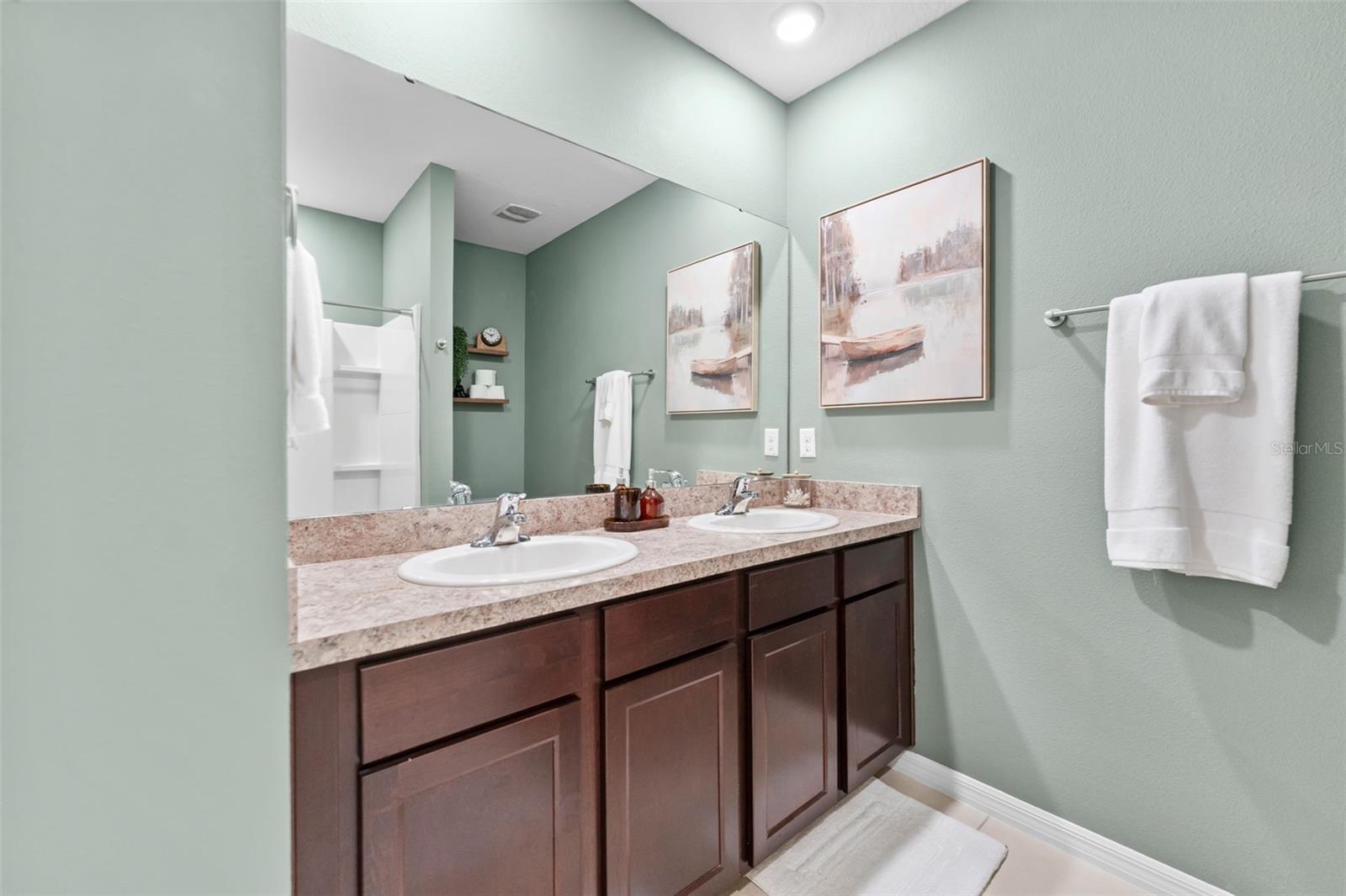 Image 22 of 35 For 10918 Trailing Vine Drive