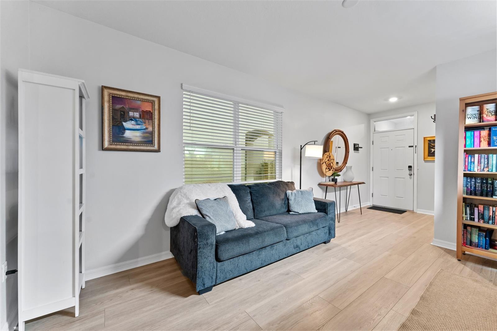 Image 6 of 35 For 10918 Trailing Vine Drive