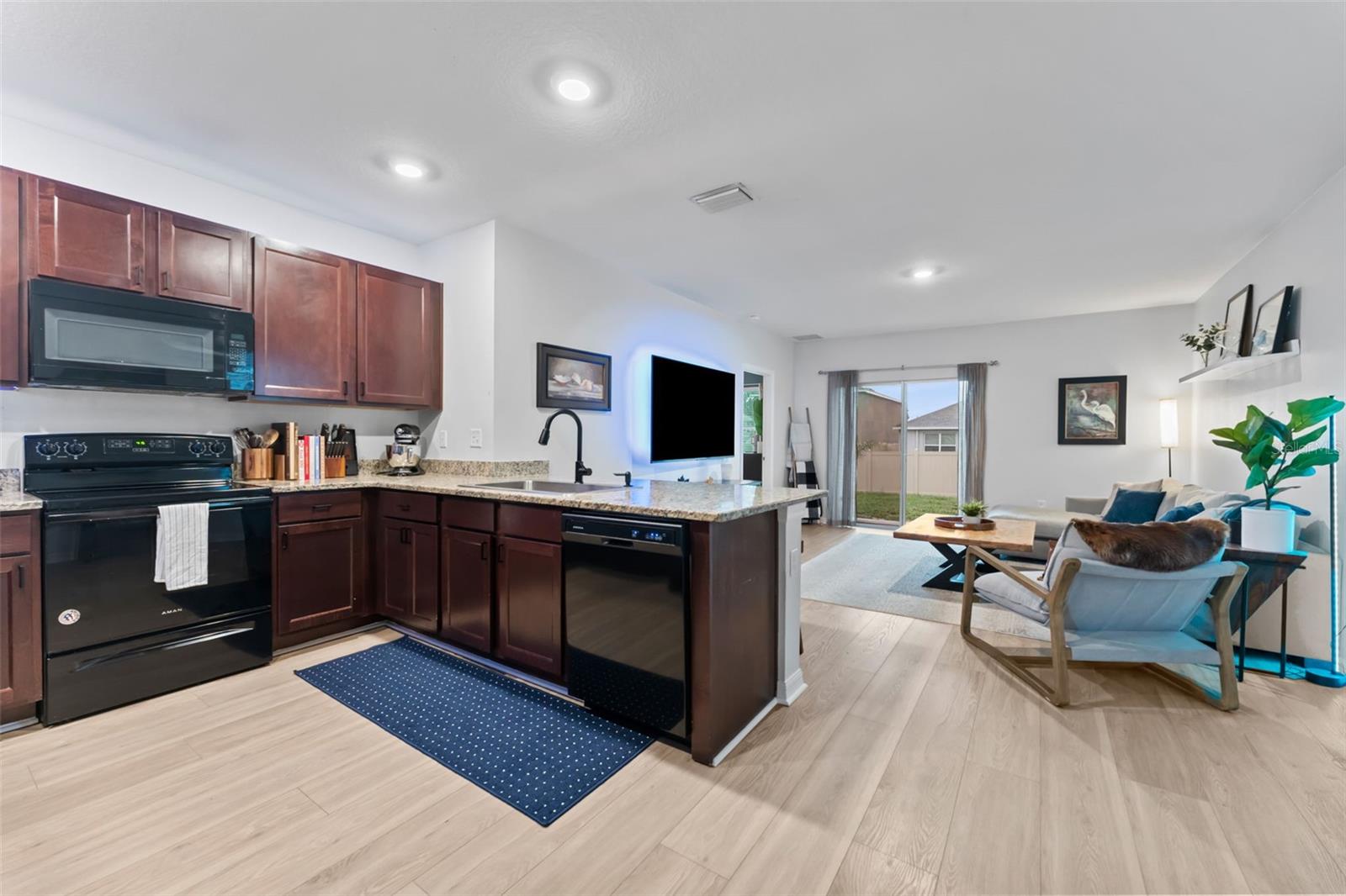 Image 7 of 35 For 10918 Trailing Vine Drive