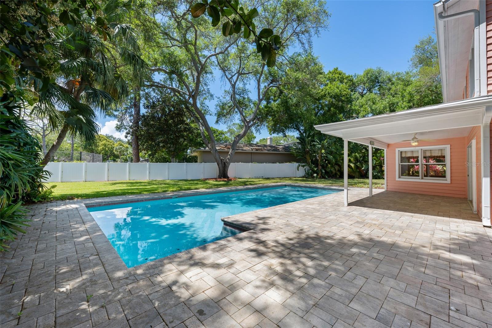 Image 33 of 44 For 1550 Chateau Wood Drive