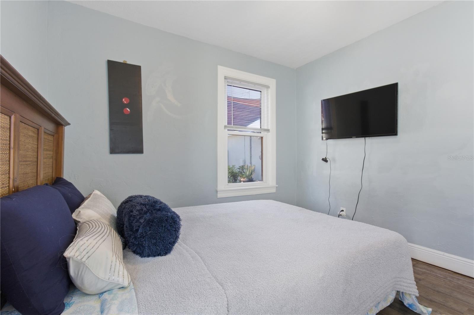 Image 18 of 31 For 4831 Fairfield Avenue S