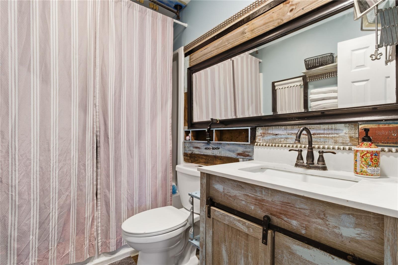 Image 19 of 31 For 4831 Fairfield Avenue S