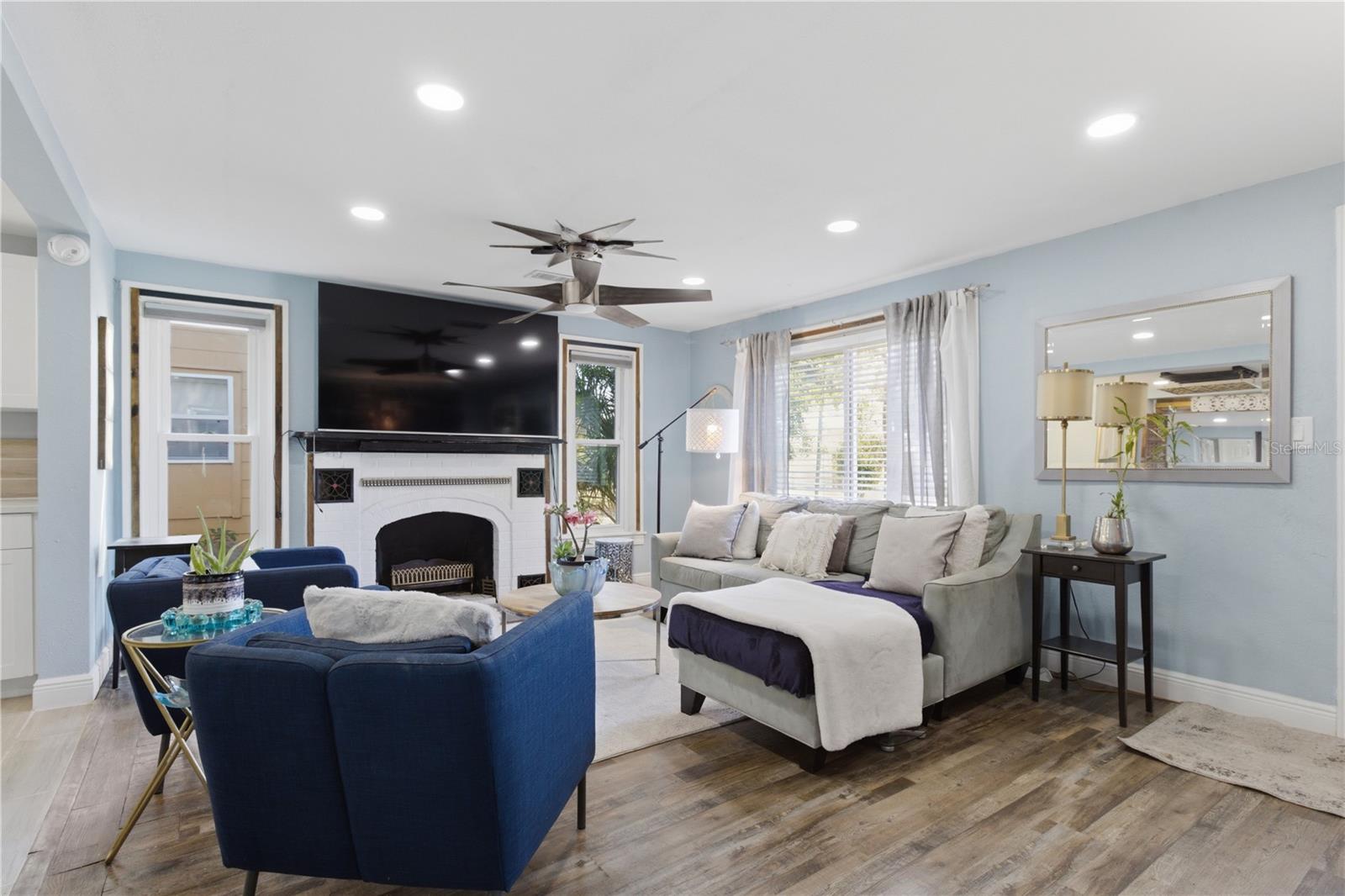 Image 4 of 31 For 4831 Fairfield Avenue S