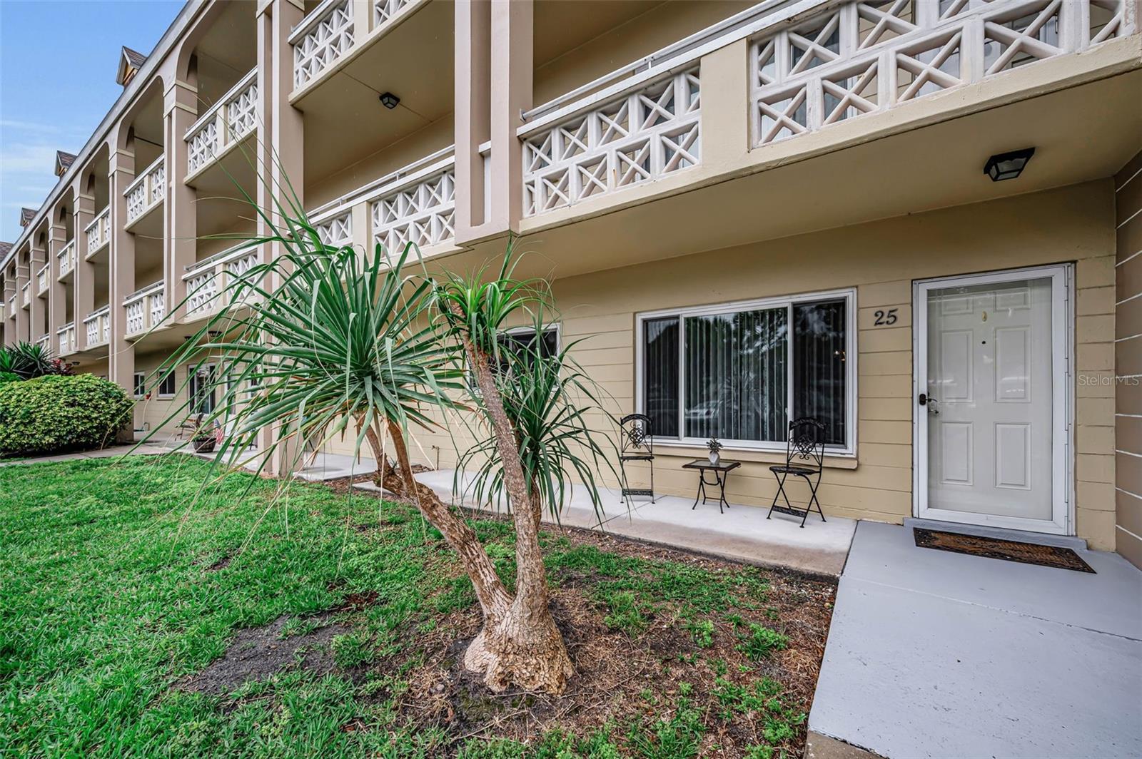 Image 4 of 100 For 2361 Jamaican Street 25