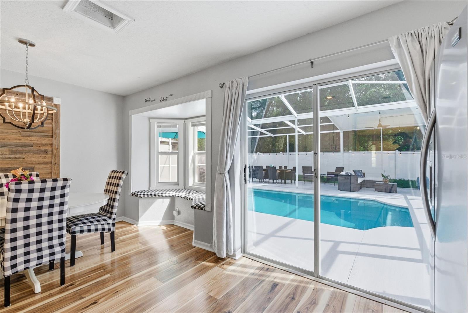 Image 17 of 41 For 5805 Meadowpark Place