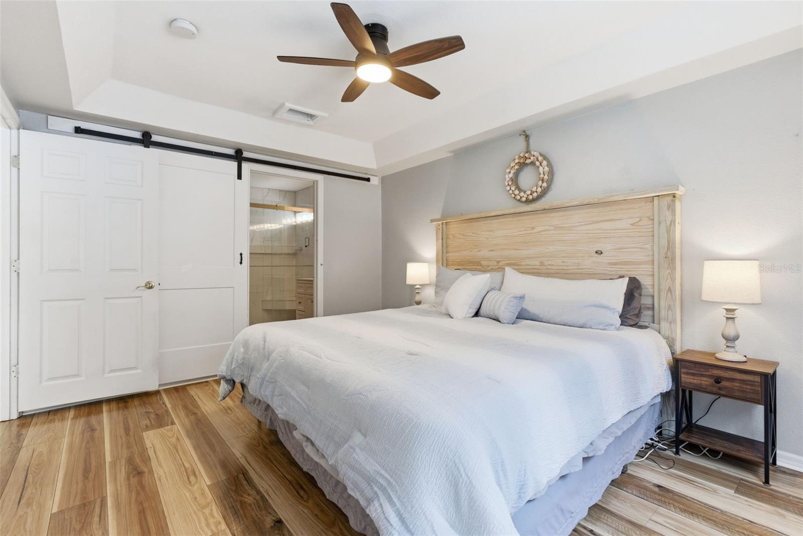 Image 20 of 41 For 5805 Meadowpark Place