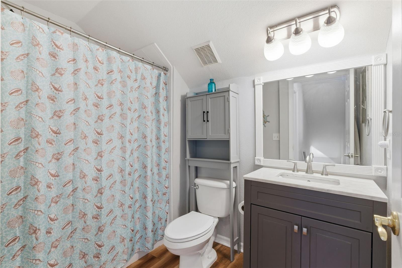 Image 29 of 41 For 5805 Meadowpark Place