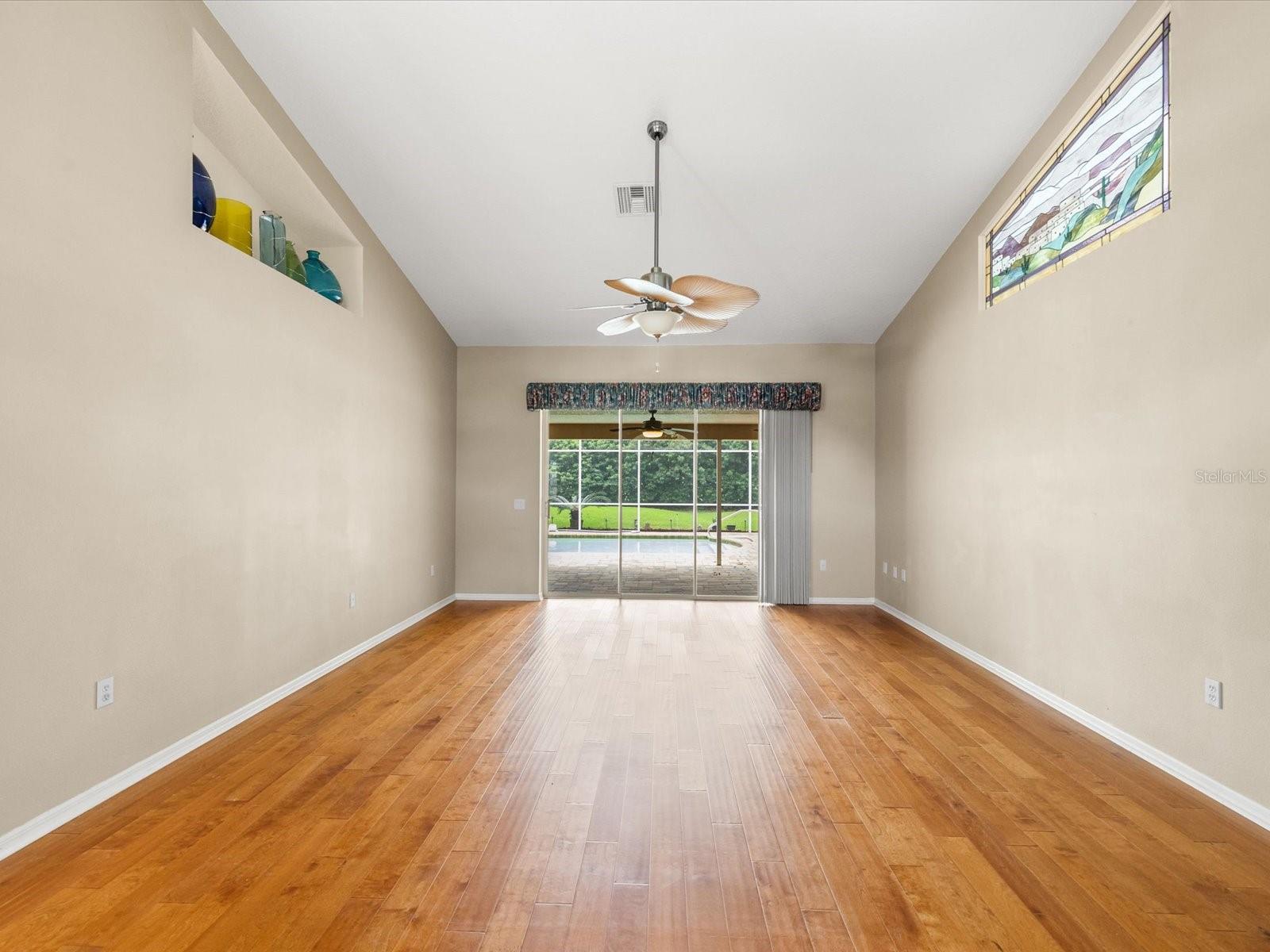 Image 6 of 63 For 18602 Winding Oaks Boulevard