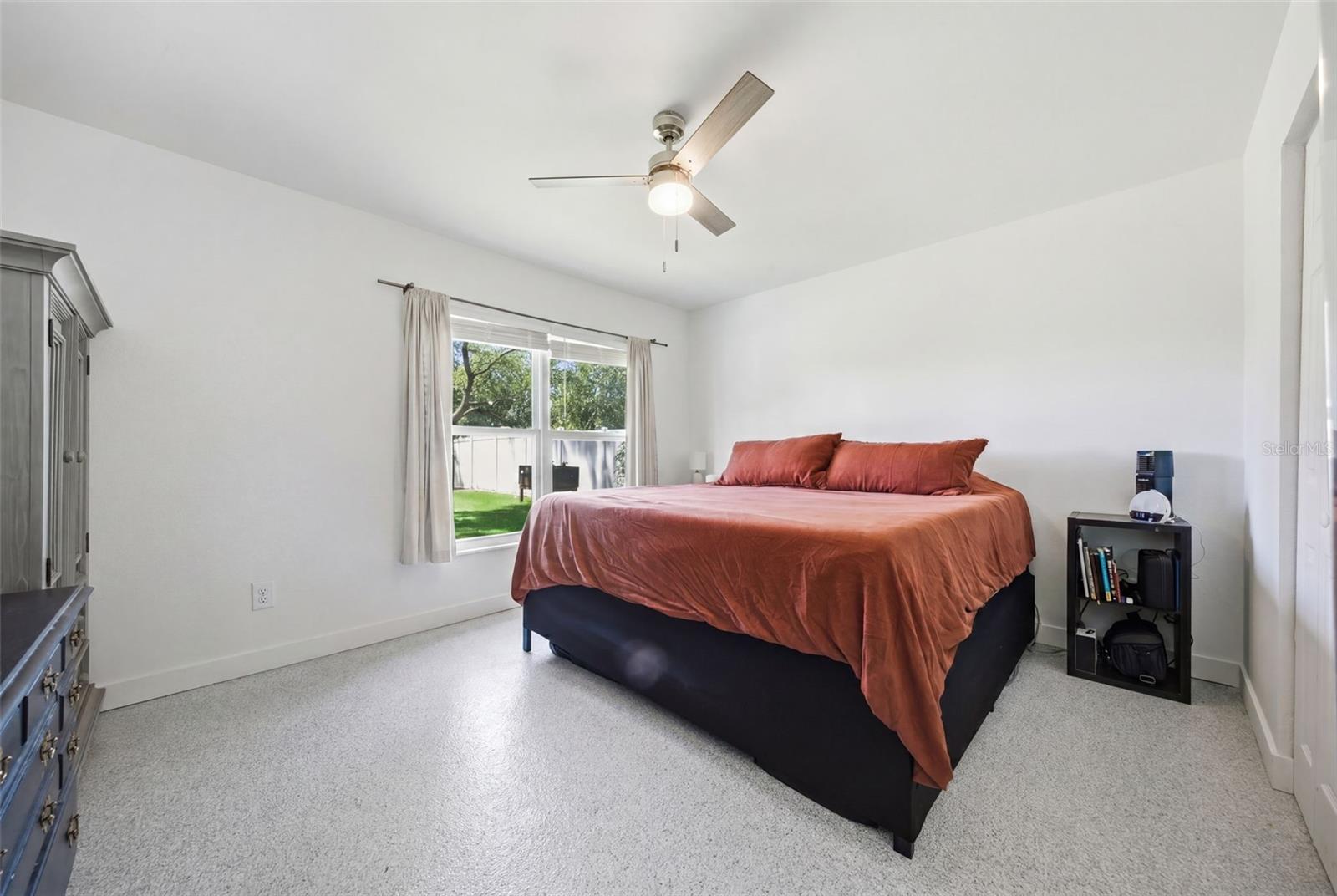 Image 11 of 27 For 720 Locust Street