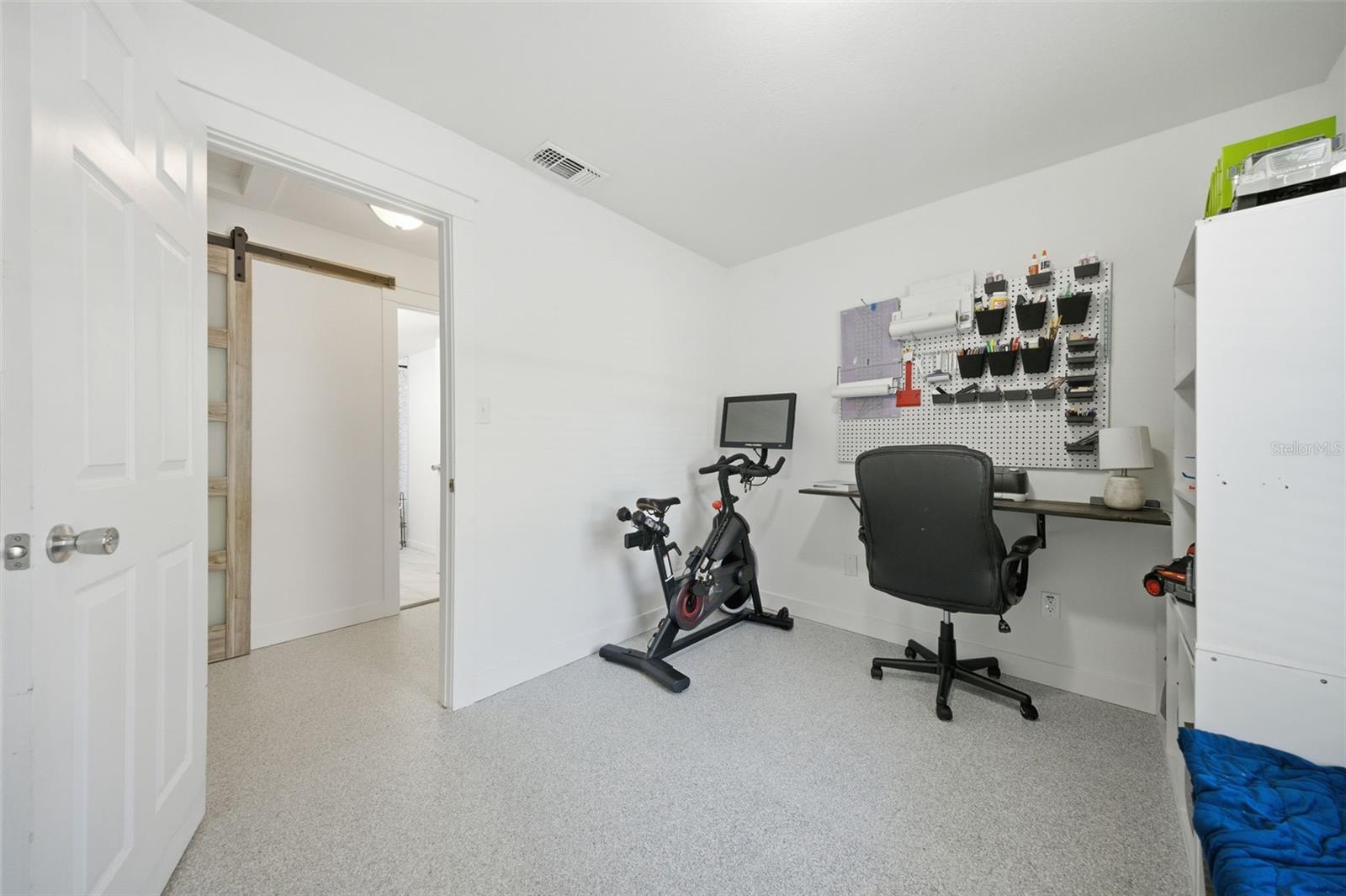 Image 15 of 27 For 720 Locust Street