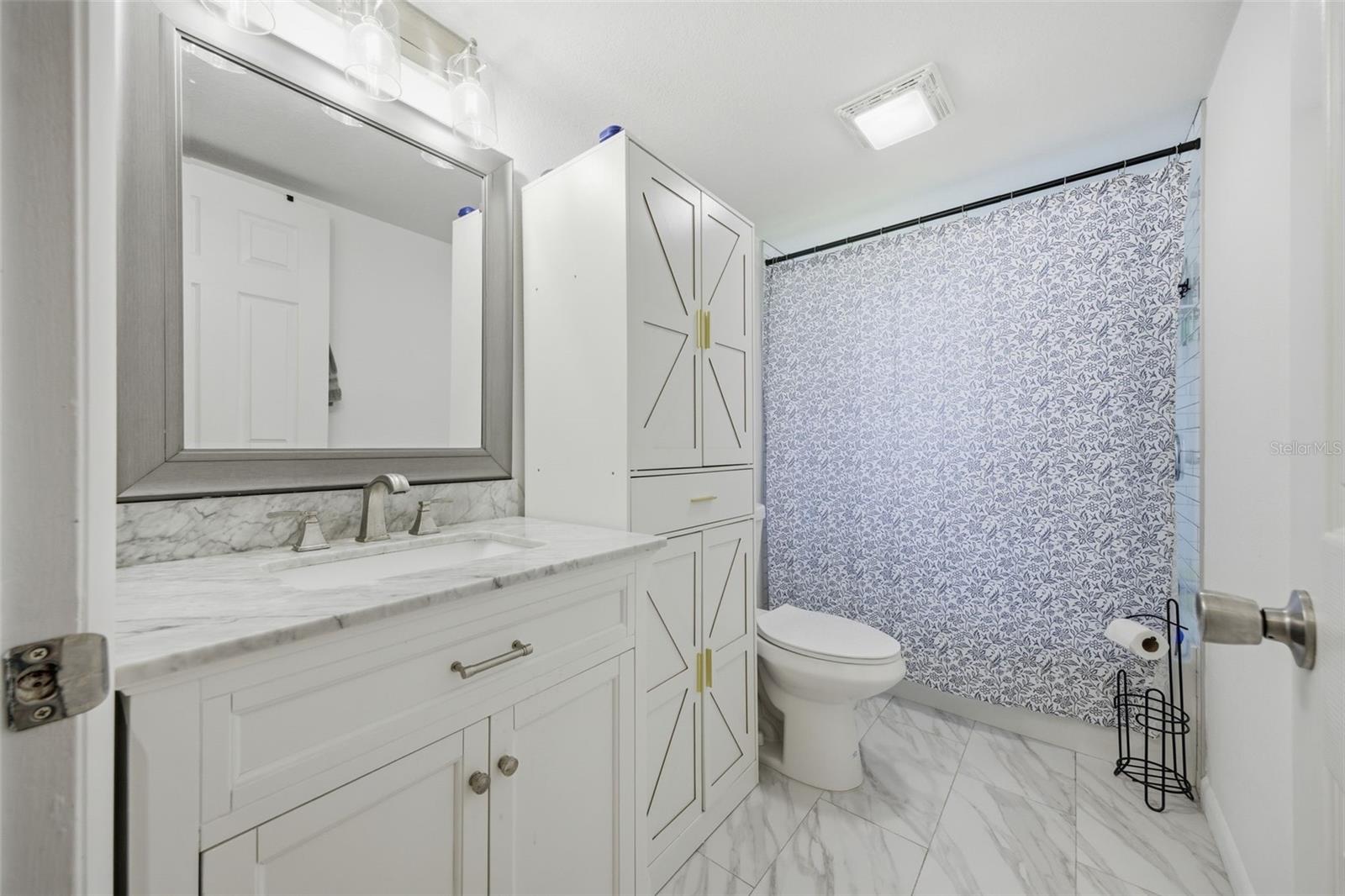 Image 16 of 27 For 720 Locust Street